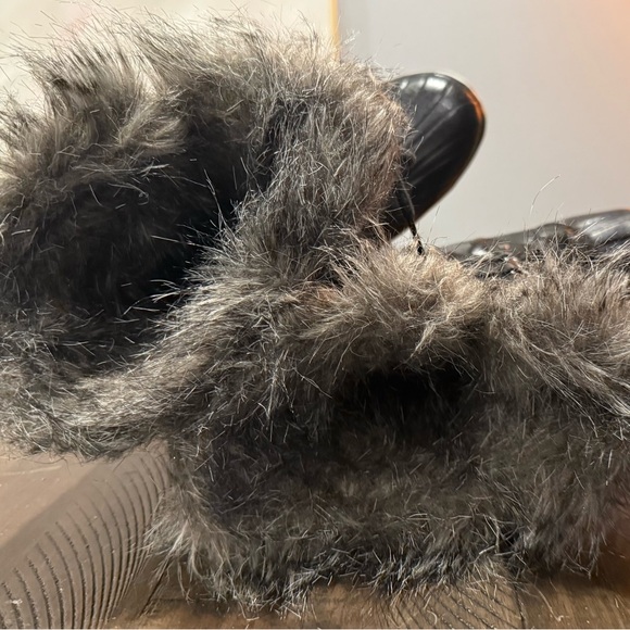 Sorel Black Quilted Fur Boots - Picture 4 of 5